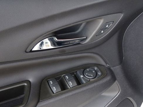 Used 2023 Chevrolet Equinox LT w/ LPO, Floor Liner Package image 29