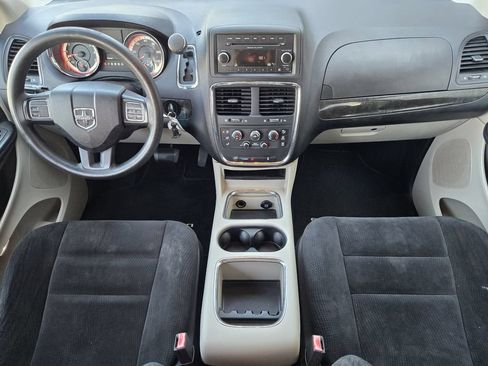 Used 2014 Dodge Grand Caravan SXT FWD image 27