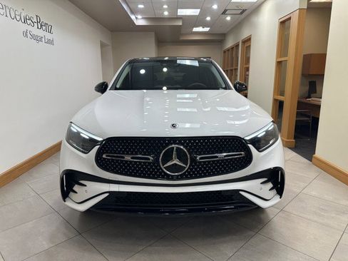 Certified 2025 Mercedes-Benz GLC 300 4MATIC image 2