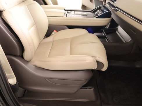 Used 2022 Lincoln Navigator Reserve image 14