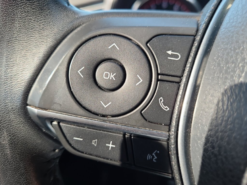 Used 2019 Toyota Camry XSE FWD image 18