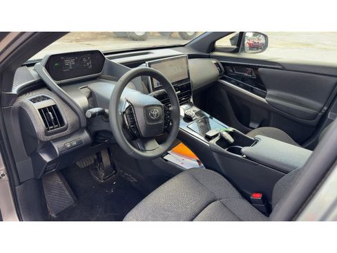 Used 2024 Toyota bZ4X AWD w/ Weather Package image 5