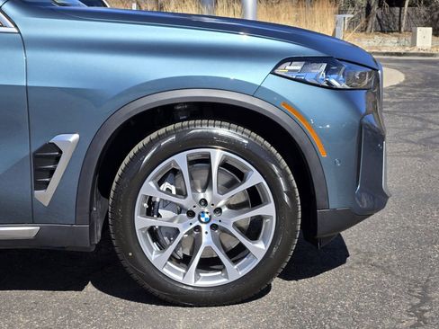 New 2026 BMW X5 xDrive50e w/ Climate Comfort Package AWD/4WD image 9