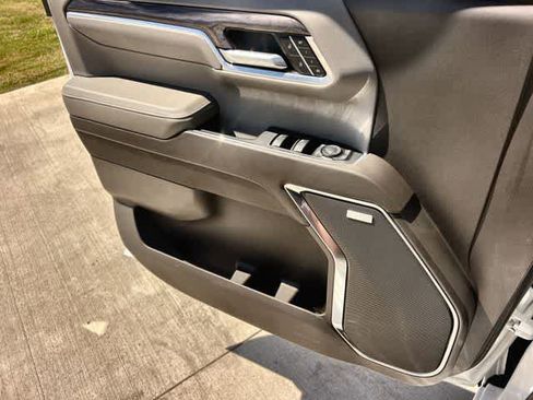 Used 2023 Chevrolet Silverado 1500 LTZ image 30