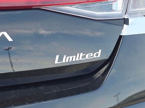 New 2026 Hyundai Elantra Limited image 4