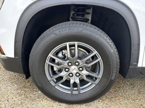 Certified 2025 GMC Acadia Elevation FWD image 33