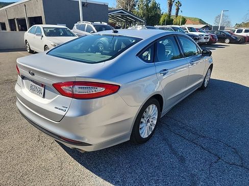 Used 2016 Ford Fusion SE image 5