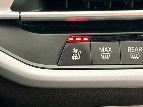 Used 2021 BMW X5 xDrive40i w/ M Sport Package image 22