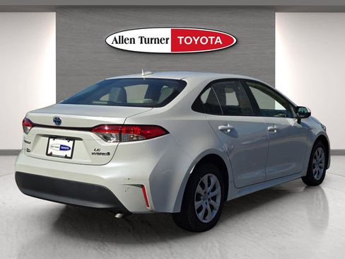 Used 2023 Toyota Corolla LE image 6