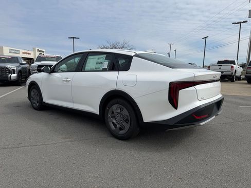 New 2026 Kia K4 LX image 5