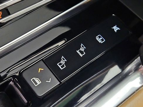 Used 2023 Land Rover Range Rover SE image 33