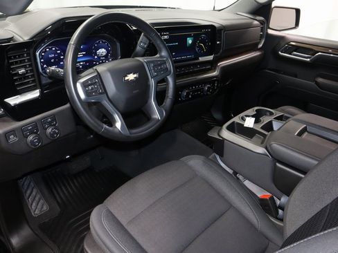 Used 2024 Chevrolet Silverado 1500 LT image 25