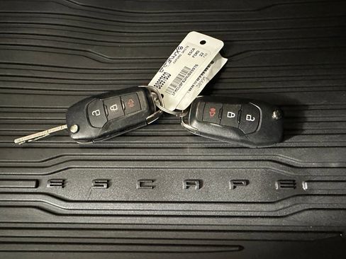 Used 2022 Ford Escape S image 29