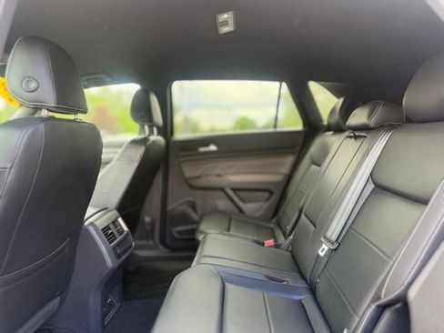 Used 2021 Volkswagen Atlas Cross Sport SE AWD/4WD image 25