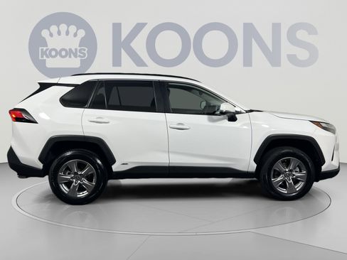 Used 2025 Toyota RAV4 XLE AWD/4WD image 8