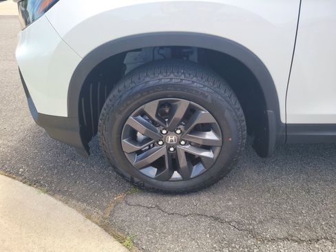 Certified 2026 Honda Ridgeline Sport image 9