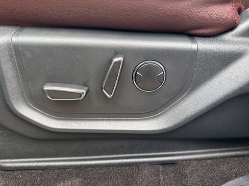 Used 2022 Ford Expedition Max Limited image 24