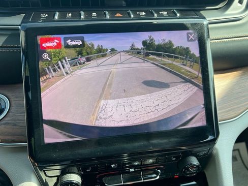 Certified 2021 Jeep Grand Cherokee L Summit w/ Advanced Protech Group IV AWD/4WD image 66