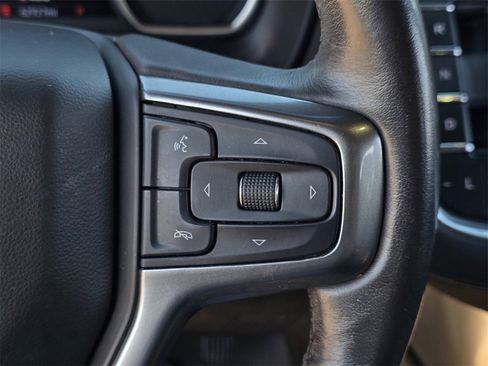 Used 2021 Chevrolet Suburban Z71 w/ Z71 Off-Road Package image 16