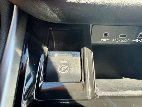 Used 2024 Subaru Outback Limited AWD/4WD image 47
