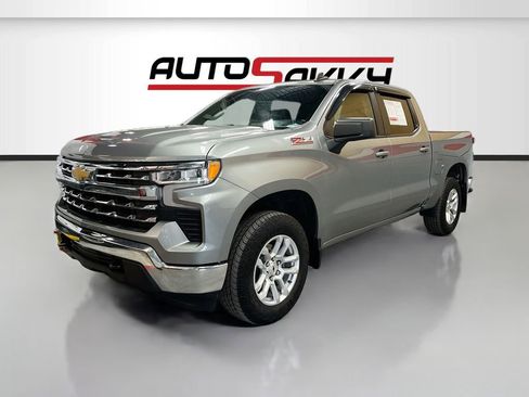 Used 2023 Chevrolet Silverado 1500 LT w/ Z71 Off-Road Package AWD/4WD image 3