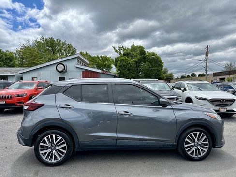 Used 2021 Nissan Kicks SV FWD image 8