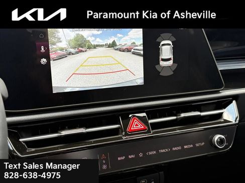 Certified 2025 Kia Niro FWD image 10