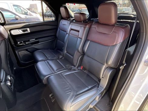 Certified 2023 Ford Explorer Platinum w/ Technology Package image 23