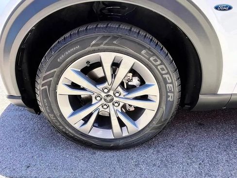 Used 2021 Ford Explorer XLT w/ Equipment Group 202A RWD image 20
