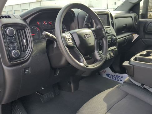 Used 2025 Chevrolet Silverado 2500 Custom w/ Custom Value Package image 12