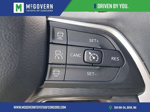 Used 2023 Jeep Grand Cherokee Altitude AWD/4WD image 24