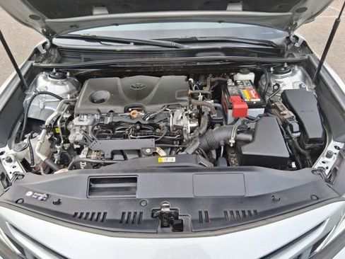 Used 2020 Toyota Camry SE w/ Carpet Mat Package image 15