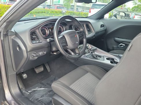 Used 2023 Dodge Challenger SXT image 9