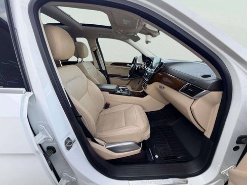 Used 2019 Mercedes-Benz GLS 550 4MATIC image 35