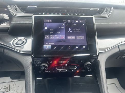 Used 2021 Jeep Grand Cherokee L Laredo w/ Luxury Tech Group I image 27