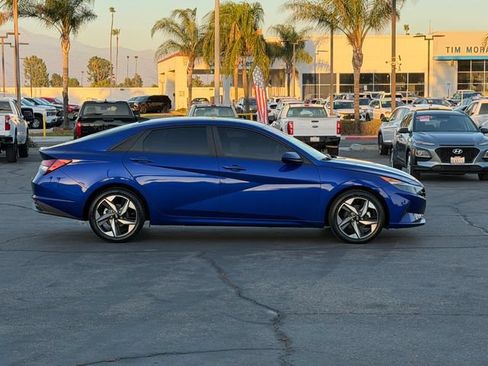 Used 2023 Hyundai Elantra SEL w/ Convenience Package FWD image 4