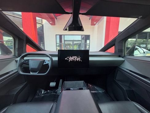 Used 2024 Tesla Cybertruck AWD Crew Cab image 22