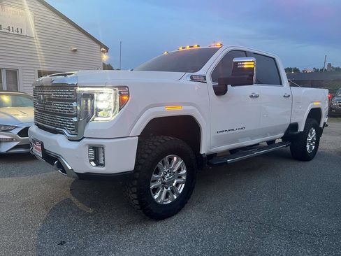 Used 2023 GMC Sierra 2500 Denali w/ Denali Ultimate Package AWD/4WD image 2