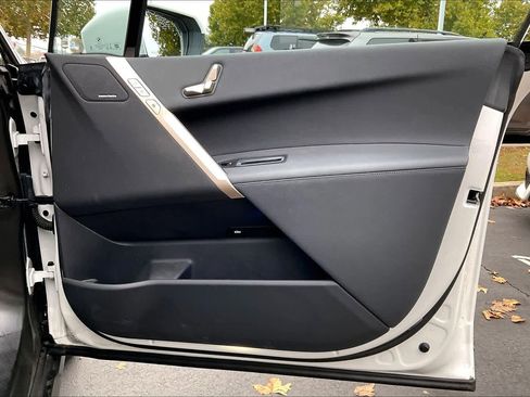 Used 2024 BMW iX xDrive50 image 25