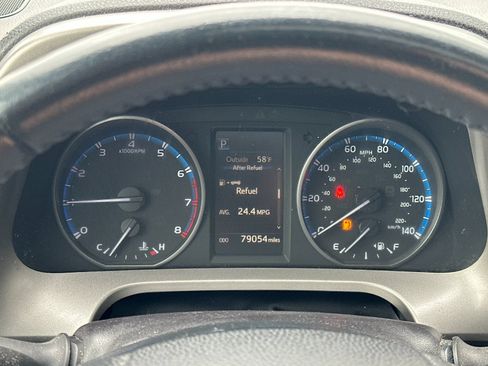Used 2018 Toyota RAV4 XLE FWD image 22