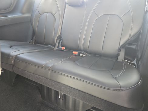 New 2026 Chrysler Pacifica Select w/ S Appearance Package image 21
