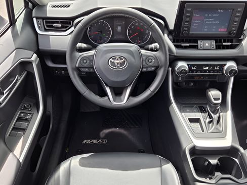 Used 2019 Toyota RAV4 XLE Premium FWD image 11
