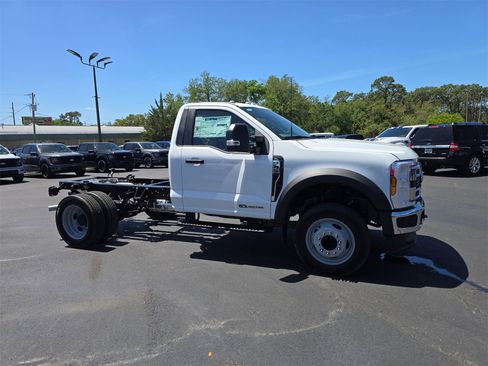 New 2025 Ford F450 XL image 2