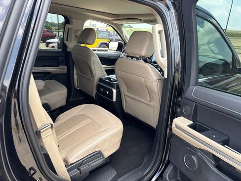 Used 2024 Ford Expedition Limited RWD image 13