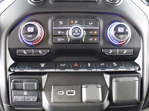 Used 2023 Chevrolet Silverado 2500 LT image 24