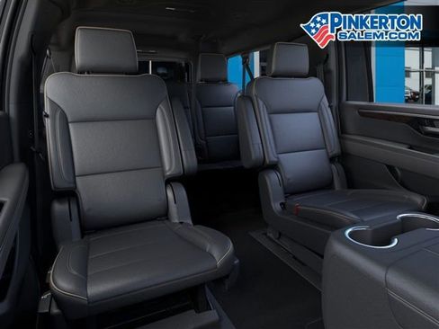 New 2025 Chevrolet Suburban Premier image 17
