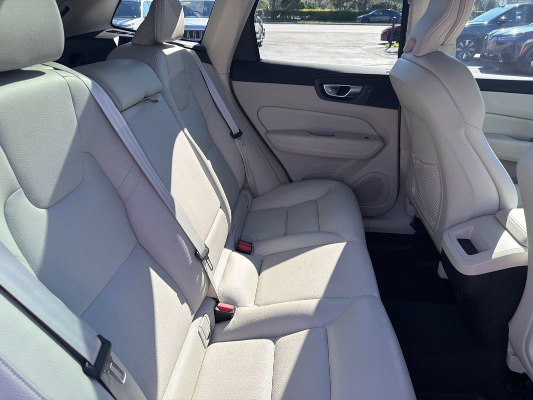 Used 2024 Volvo XC60 B5 Core w/ Protection Package Premier AWD/4WD image 19