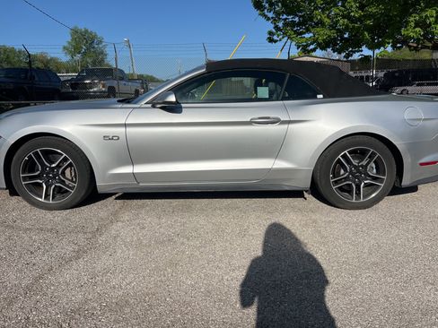 Used 2019 Ford Mustang GT Premium RWD image 9