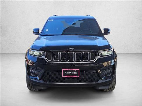 New 2025 Jeep Grand Cherokee Laredo X w/ Luxury Tech Group I AWD/4WD image 5
