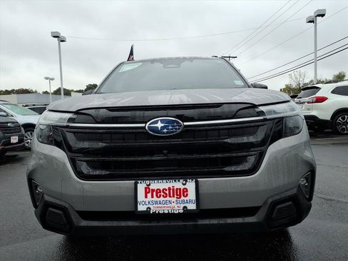 Used 2025 Subaru Forester Touring w/ Popular Package - Touring image 2